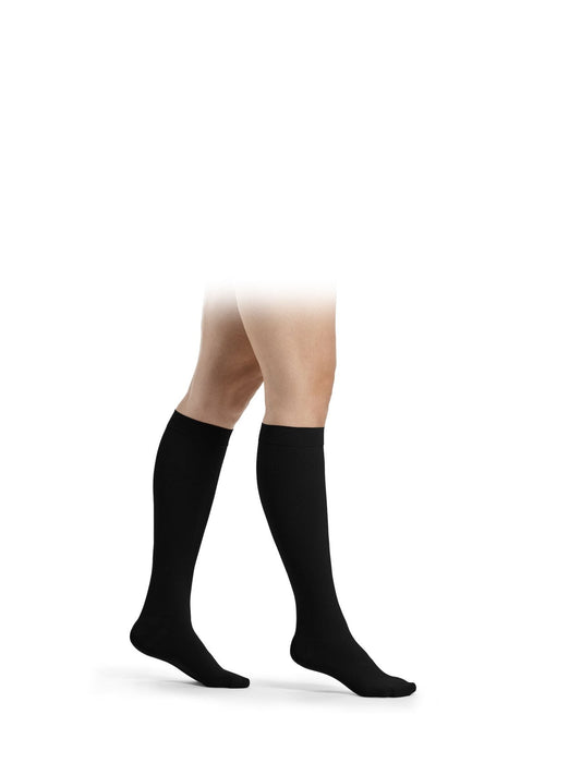 Sigvaris Essential CLASSICAL Kniestrümpfe schwarz, blickdicht und aus Microfaser - position 1