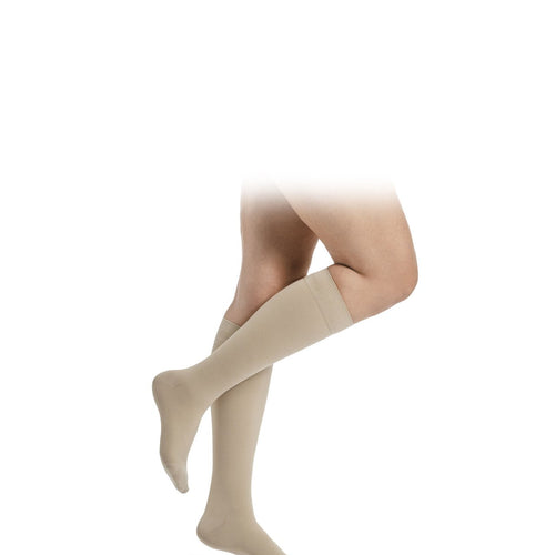 Sigvaris Essential COMFORTABLE Kniestrümpfe in savanne beige, seitliche Ansicht - position 3