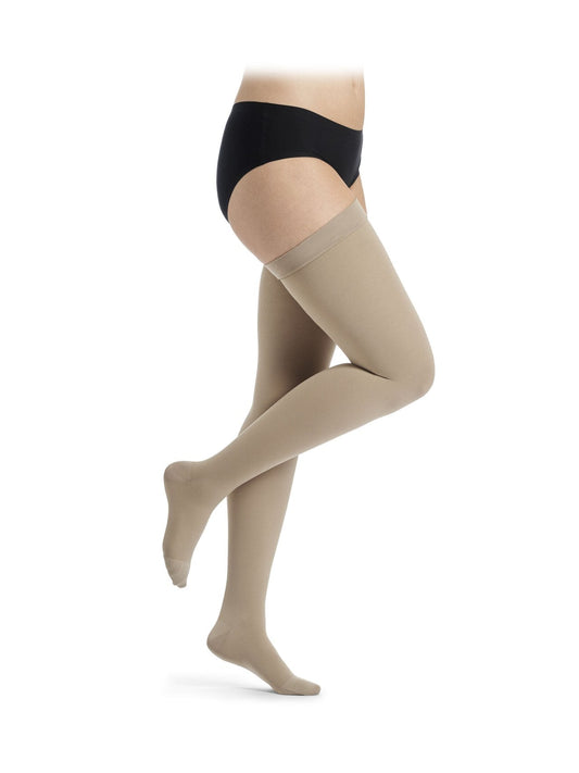 Sigvaris Essential COMFORTABLE Schenkelstrumpf savanne beige, seitliche Ansicht - position 1