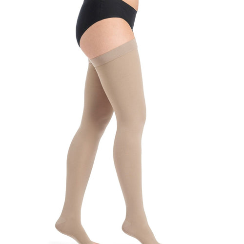 Sigvaris Essential COMFORTABLE Schenkelstrümpfe hautfarben, blickdicht, behaglich weich und angenehm zu tragen - position 1