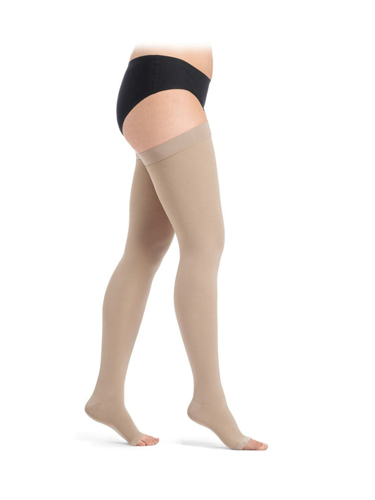 Sigvaris Essential COMFORTABLE Schenkelstrümpfe hautfarben, blickdicht, behaglich weich und angenehm zu tragen - position 1